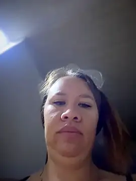 Snapshot of Emiily_lee chatting on 05/13/26, 09:27 Emiily lee online show from 05/13/26, 09:27