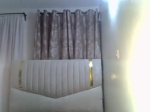 Snapshot of pretty_hearty chatting on 04/15/26, 12:49 pretty hearty online show from 04/15/26, 12:49