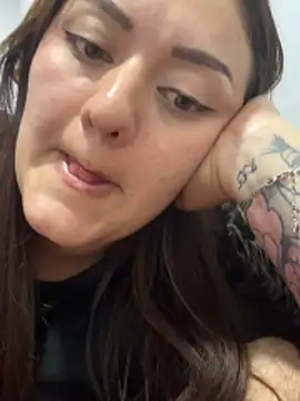 Sofiawilson  online show from 12/20/25, 11:51