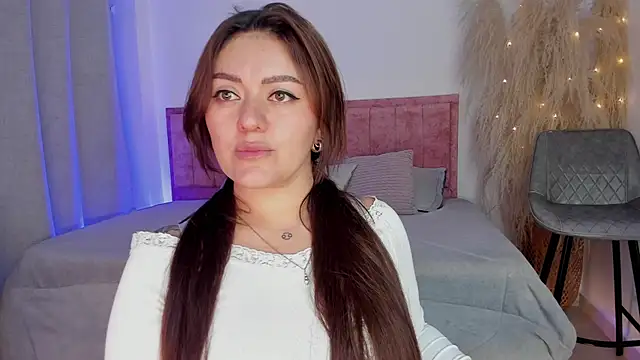 Sofiawilson  online show from 12/17/25, 02:00