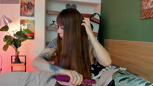 Snapshot of iriiina_veneno chatting on 06/15/26, 05:01 iriiina veneno online show from 06/15/26, 05:01