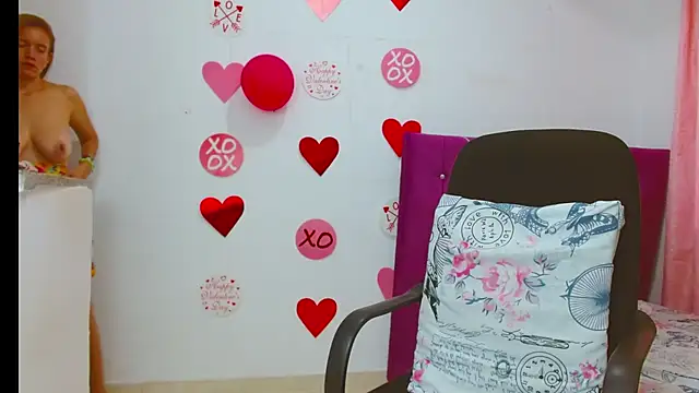 chantalsemenova1 online show from 02/18/26, 02:57