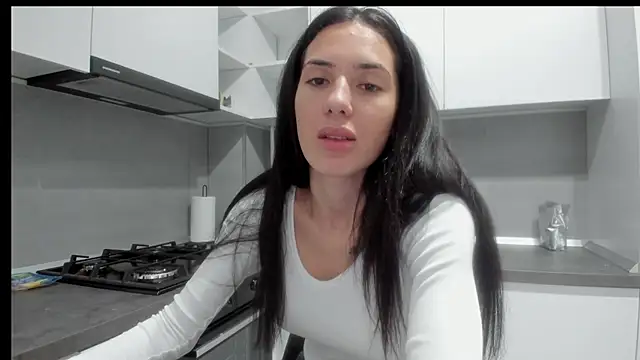 Snapshot of Emmapmg chatting on 11/11/25, 11:49 Emmapmg online show from 11/11/25, 11:49
