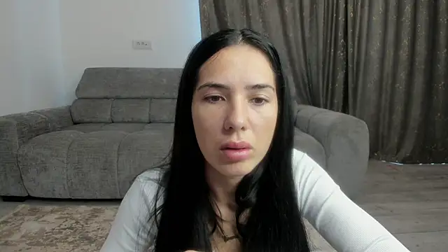 Snapshot of Emmapmg chatting on 09/30/25, 10:21 Emmapmg online show from 09/30/25, 10:21