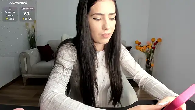 Snapshot of Emmapmg chatting on 01/25/25, 04:35 Emmapmg online show from 01/25/25, 04:35
