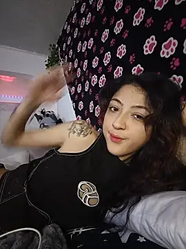 Snapshot of BonnieCute_ chatting on 07/18/26, 05:16 BonnieCute online show from 07/18/26, 05:16