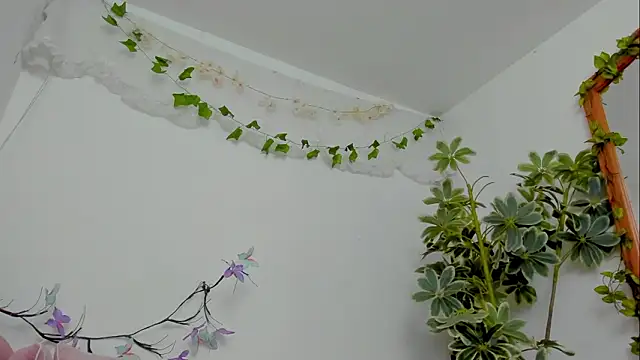 BonnieCute  online show from 03/18/26, 11:59