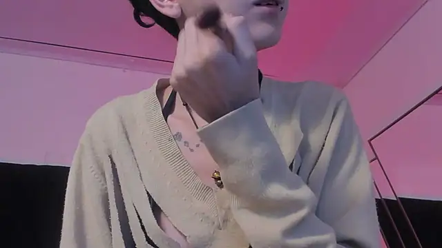 Snapshot of BonnieCute_ chatting on 02/18/25, 11:44 BonnieCute online show from 02/18/25, 11:44