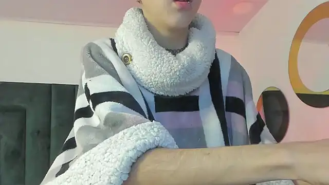 Snapshot of BonnieCute_ chatting on 03/02/25, 11:41 BonnieCute online show from 03/02/25, 11:41