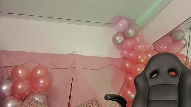Snapshot of BonnieCute_ chatting on 03/12/25, 11:43 BonnieCute online show from 03/12/25, 11:43