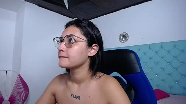 Snapshot of antonella_sweetlittle chatting on 02/18/26, 11:06 antonella sweetlittle online show from 02/18/26, 11:06