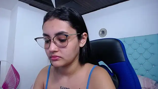 Snapshot of antonella_sweetlittle chatting on 02/17/26, 11:18 antonella sweetlittle online show from 02/17/26, 11:18