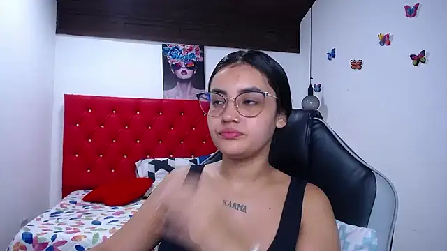 Snapshot of antonella_sweetlittle chatting on 01/14/26, 10:52 antonella sweetlittle online show from 01/14/26, 10:52