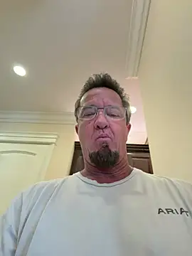 Snapshot of sluttydylan chatting on 06/26/26, 09:53 sluttydylan online show from 06/26/26, 09:53
