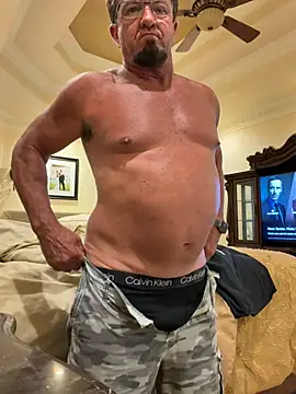 Snapshot of sluttydylan chatting on 07/22/26, 02:46 sluttydylan online show from 07/22/26, 02:46