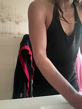 Snapshot of LadyVenere chatting on 02/16/25, 02:21 LadyVenere online show from 02/16/25, 02:21