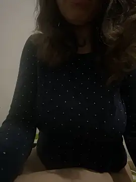 Snapshot of farah-36 chatting on 01/11/25, 02:30 farah-36 online show from 01/11/25, 02:30