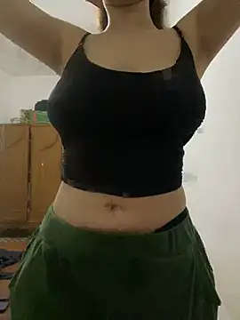 Snapshot of farah-36 chatting on 01/11/25, 05:51 farah-36 online show from 01/11/25, 05:51