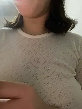 Snapshot of farah-36 chatting on 01/25/25, 12:48 farah-36 online show from 01/25/25, 12:48