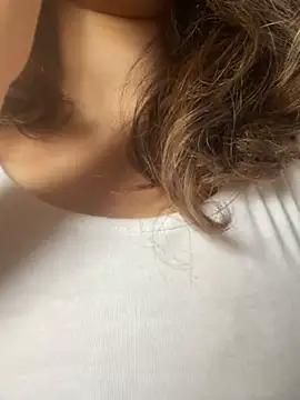 Snapshot of farah-36 chatting on 12/19/24, 02:46 farah-36 online show from 12/19/24, 02:46