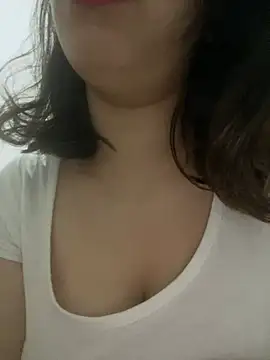 Snapshot of farah-36 chatting on 02/21/25, 03:34 farah-36 online show from 02/21/25, 03:34