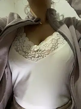 farah-36 online show from 11/28/25, 10:43