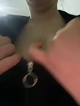 Snapshot of farah-36 chatting on 03/16/25, 01:07 farah-36 online show from 03/16/25, 01:07