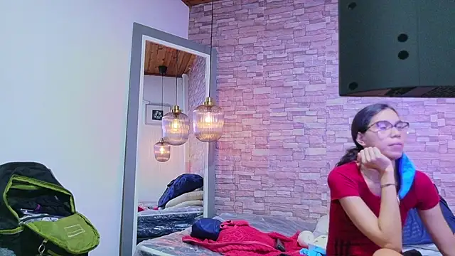 nextdoor fantasy1 online show from 04/15/26, 04:07