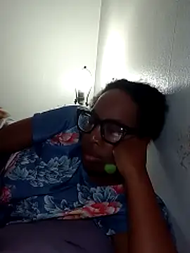 Snapshot of madamsensuale chatting on 12/03/25, 03:07 madamsensuale online show from 12/03/25, 03:07