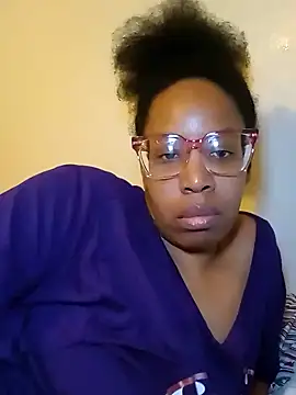 Snapshot of madamsensuale chatting on 02/13/25, 02:01 madamsensuale online show from 02/13/25, 02:01