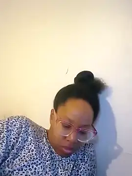 Snapshot of madamsensuale chatting on 01/19/25, 11:00 madamsensuale online show from 01/19/25, 11:00