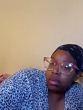 Snapshot of madamsensuale chatting on 01/07/25, 01:49 madamsensuale online show from 01/07/25, 01:49