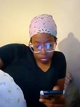 Snapshot of madamsensuale chatting on 01/09/25, 12:25 madamsensuale online show from 01/09/25, 12:25