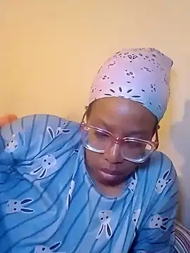 Snapshot of madamsensuale chatting on 01/07/25, 11:35 madamsensuale online show from 01/07/25, 11:35