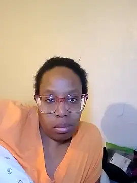 Snapshot of madamsensuale chatting on 03/02/25, 01:26 madamsensuale online show from 03/02/25, 01:26