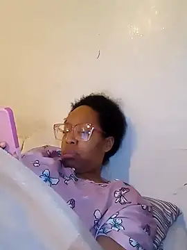 Snapshot of madamsensuale chatting on 02/20/25, 09:33 madamsensuale online show from 02/20/25, 09:33