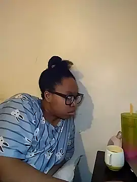 Snapshot of madamsensuale chatting on 01/03/25, 10:19 madamsensuale online show from 01/03/25, 10:19