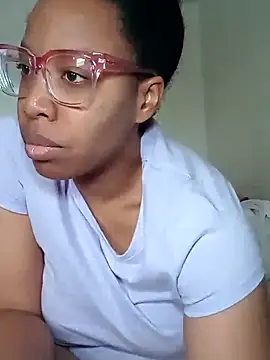 Snapshot of madamsensuale chatting on 03/01/25, 09:15 madamsensuale online show from 03/01/25, 09:15