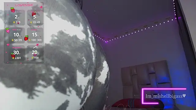 Snapshot of im_mishellbigass chatting on 10/01/25, 04:28 im mishellbigass online show from 10/01/25, 04:28