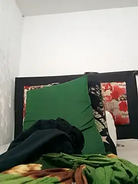 MaximoSualteza777 online show from 10/18/25, 02:02