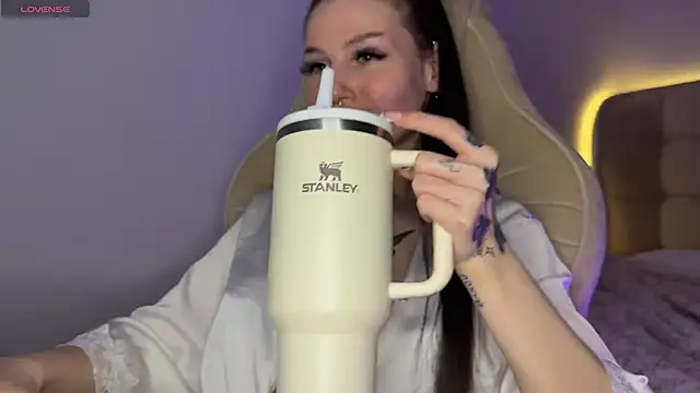 MarlynRobertsen online show from 10/25/25, 11:20