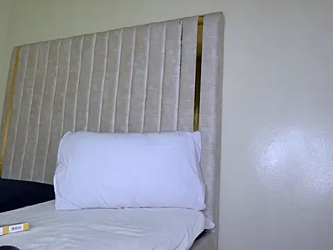 prety lily online show from 09/25/25, 04:18