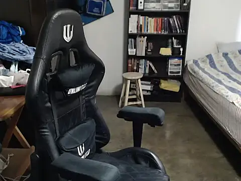 thealfawolf01 online show from 02/11/26, 06:19