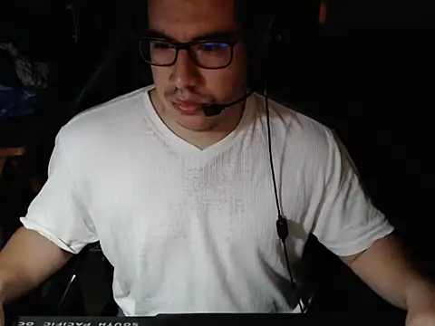 thealfawolf01 online show from 05/07/26, 01:54