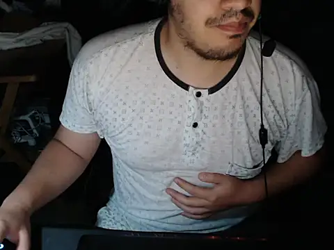 thealfawolf01 online show from 10/28/25, 12:37