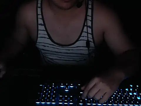 thealfawolf01 online show from 04/19/26, 06:03