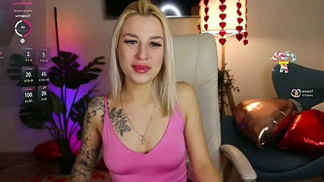 Snapshot of Crystal_Barbie chatting on 02/17/25, 10:16 Crystal Barbie online show from 02/17/25, 10:16