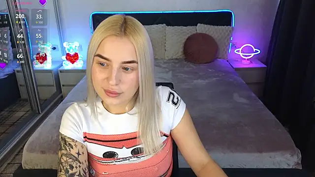 Snapshot of Crystal_Barbie chatting on 03/13/26, 12:43 Crystal Barbie online show from 03/13/26, 12:43