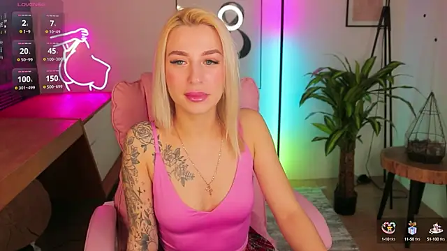 Snapshot of Crystal_Barbie chatting on 03/17/25, 07:26 Crystal Barbie online show from 03/17/25, 07:26