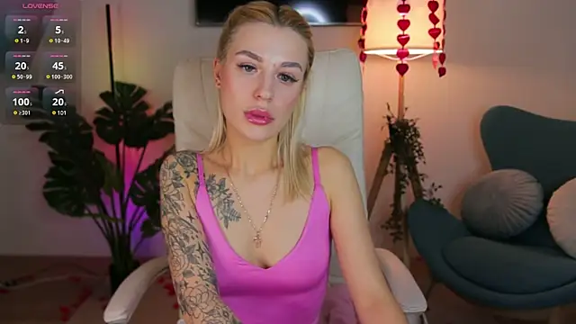 Snapshot of Crystal_Barbie chatting on 02/26/25, 01:46 Crystal Barbie online show from 02/26/25, 01:46